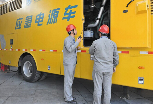 浉河如何清理被灰尘覆盖的机油散热器？